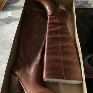 Lucky Brand Genuine Leather OTK Size 11